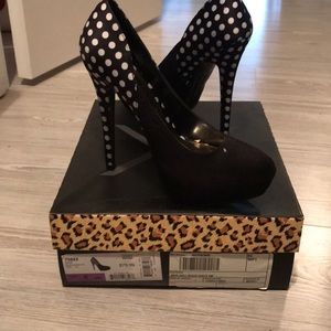 Black and white polka dot heels